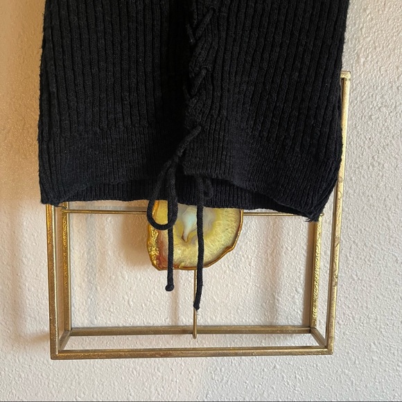 Lace Up Ribbed Tank - Picture 5 of 5